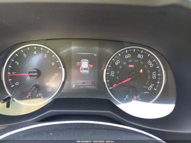 Toyota RAV4 Le Image 4