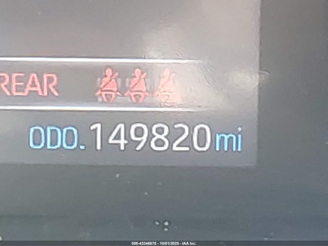 Toyota RAV4 Le Image 11