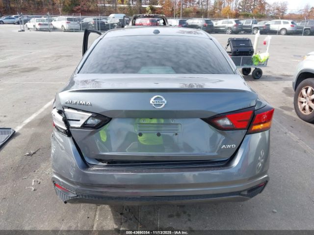 Nissan Altima S Intelligent Awd Image 3