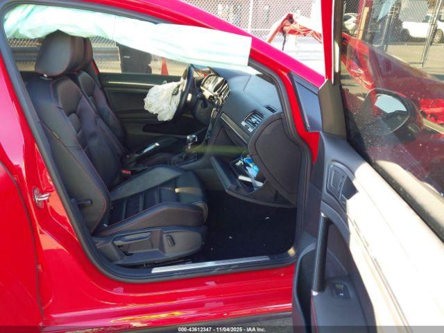 Volkswagen Golf Image 16