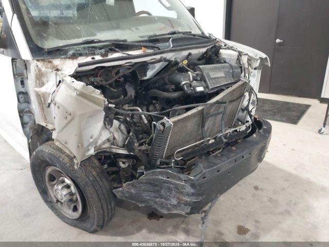 Chevrolet Express Work Van Image 11