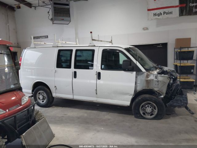 Chevrolet Express Work Van Image 5