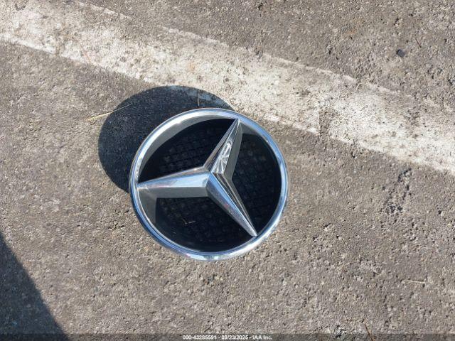 Mercedes-Benz C-Class Sport Image 13