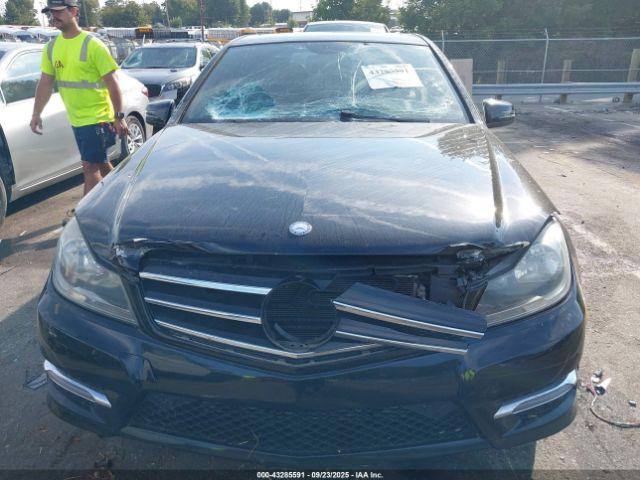 Mercedes-Benz C-Class Sport Image 17