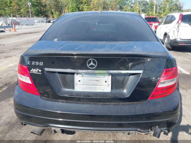 Mercedes-Benz C-Class Sport Image 12