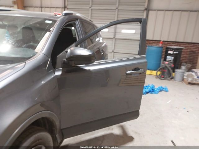 Toyota RAV4 Le Image 15