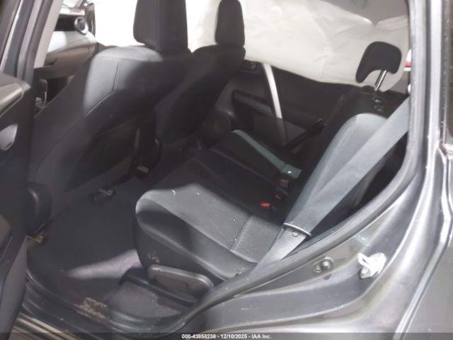 Toyota RAV4 Le Image 14