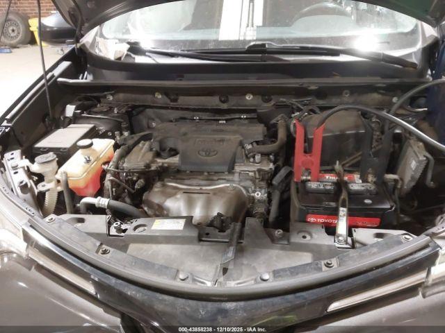 Toyota RAV4 Le Image 6