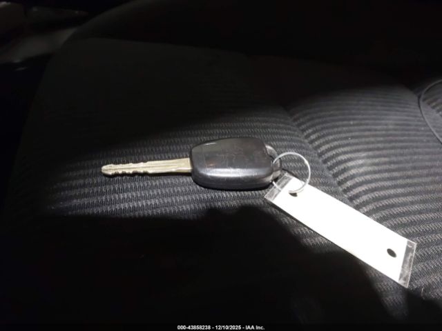 Toyota RAV4 Le Image 9