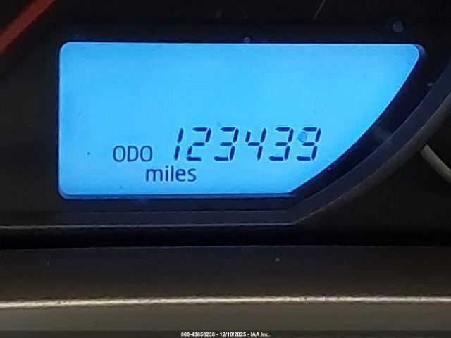 Toyota RAV4 Le Image 13