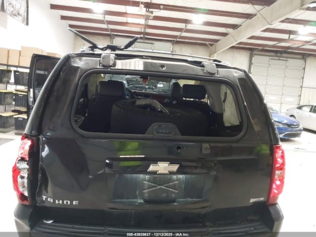 Chevrolet Tahoe Image 2