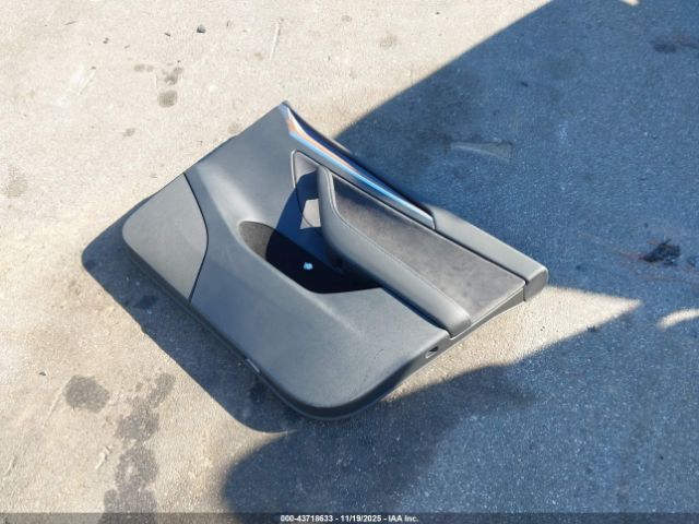 Tesla Model Y Image 17