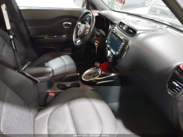 Kia Soul + Image 10