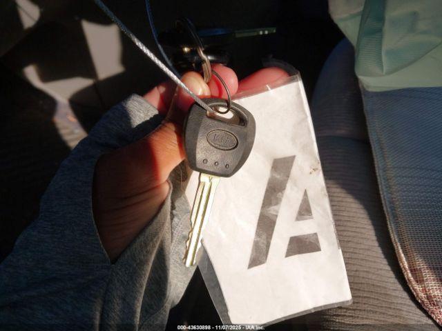 Kia Sedona Lx Image 6