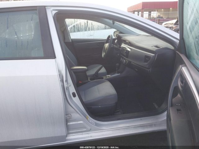 Toyota Corolla L Image 9