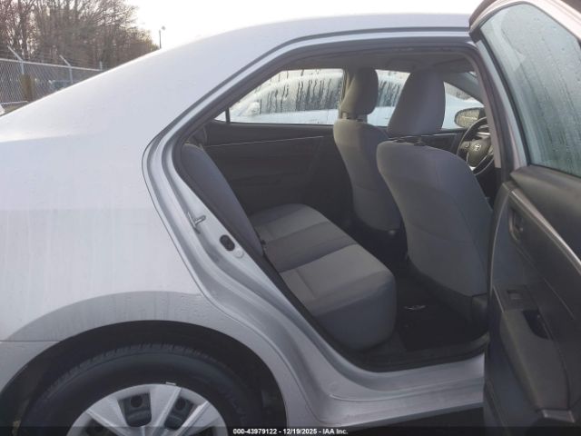 Toyota Corolla L Image 6