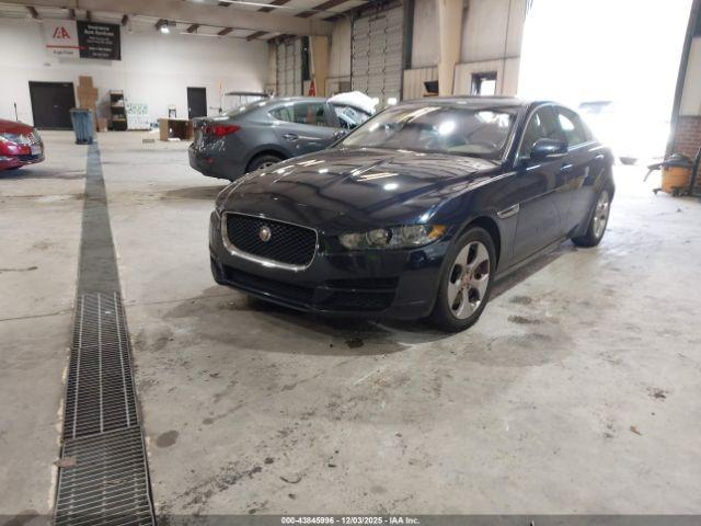 Jaguar XE 25t Image 8