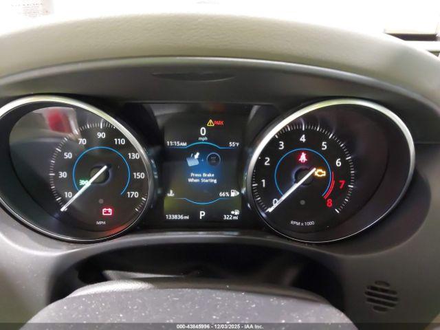 Jaguar XE 25t Image 15