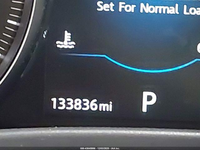 Jaguar XE 25t Image 5