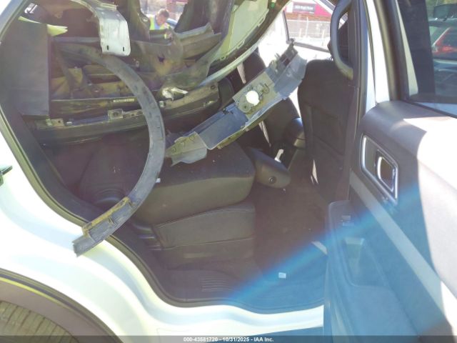 Ford Explorer Xlt Image 12