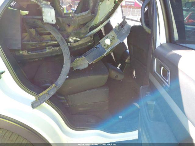 Ford Explorer Xlt Image 12