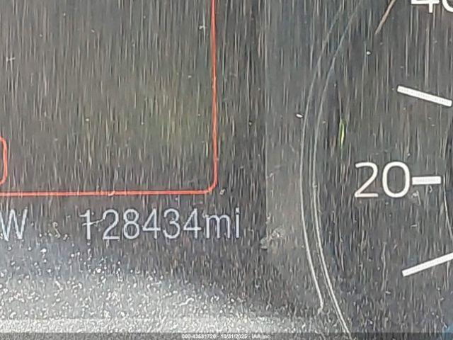 Ford Explorer Xlt Image 15