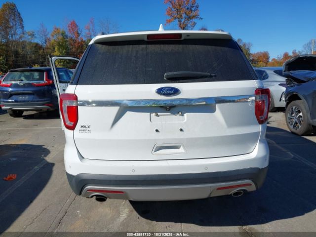 Ford Explorer Xlt Image 16