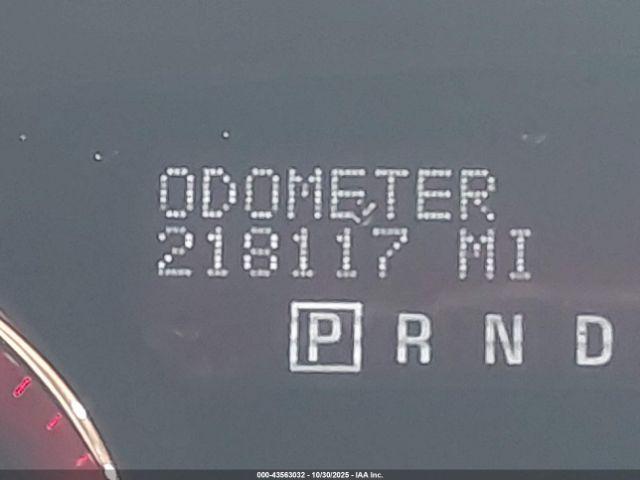 GMC Acadia Denali Image 2