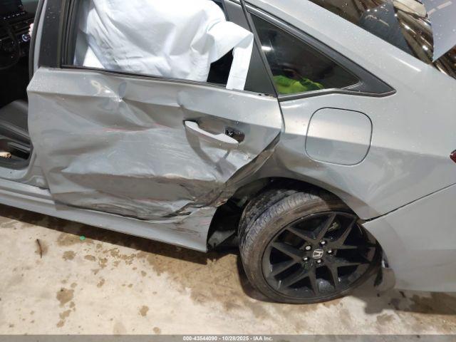 Honda Civic Sport Image 5