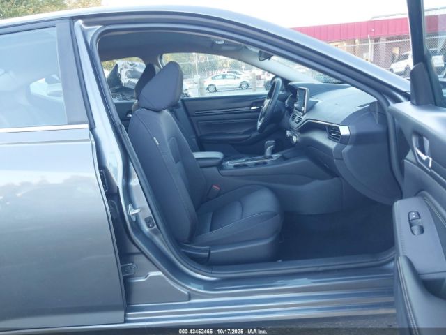 Nissan Altima S Fwd Image 11