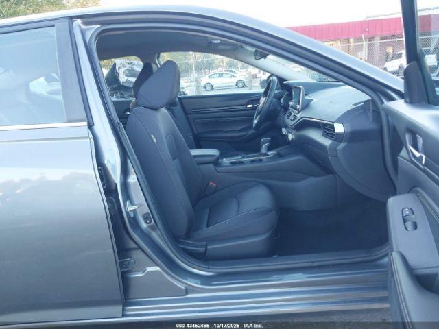 Nissan Altima S Fwd Image 11