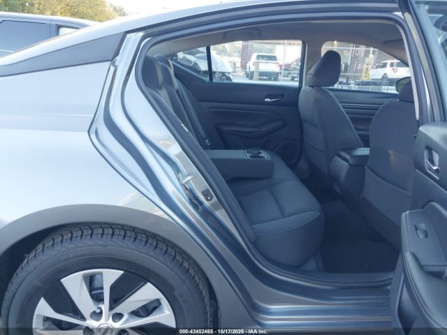 Nissan Altima S Fwd Image 7