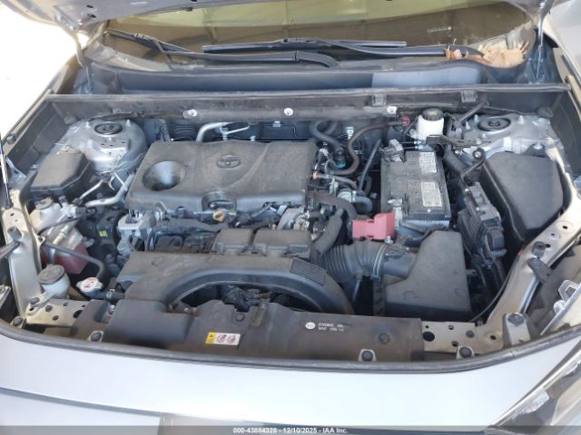 Toyota RAV4 Xle Image 6