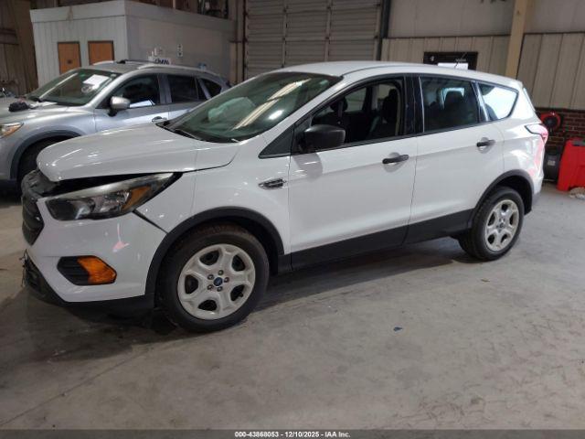 Ford Escape S Image 2