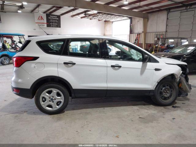 Ford Escape S Image 13