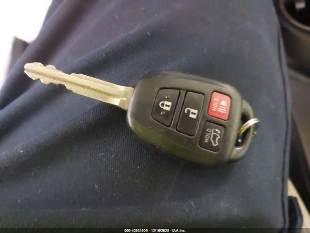 Toyota RAV4 Xle Image 2