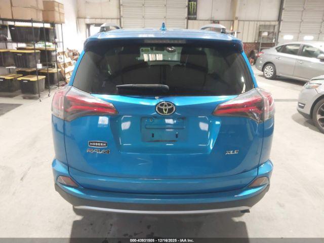 Toyota RAV4 Xle Image 12