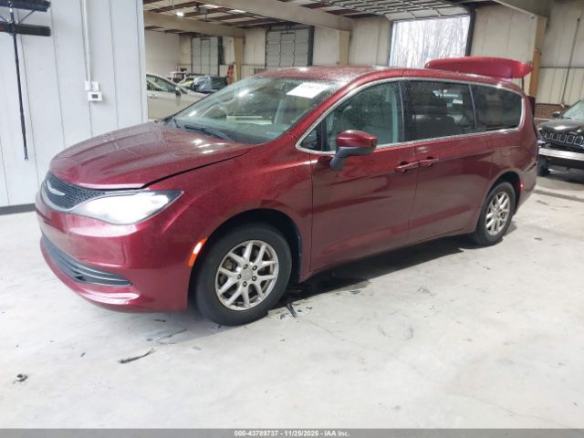 Chrysler Pacifica Touring Image 8