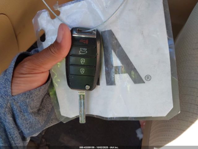 Kia Sedona Lx Image 14