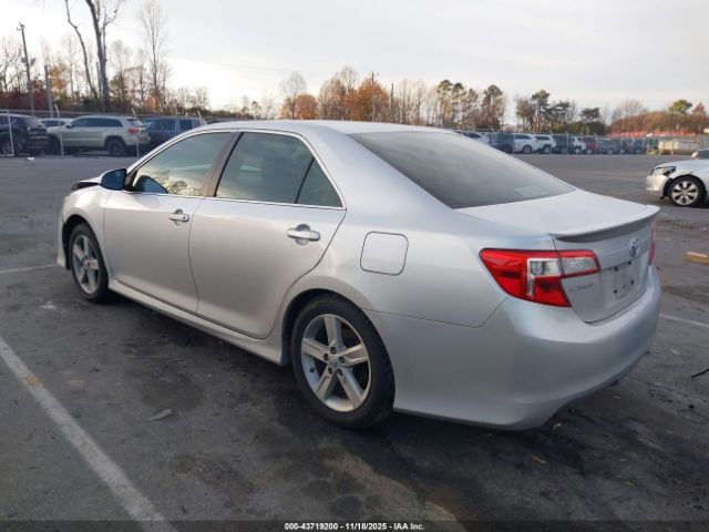 Toyota Camry Se Image 6