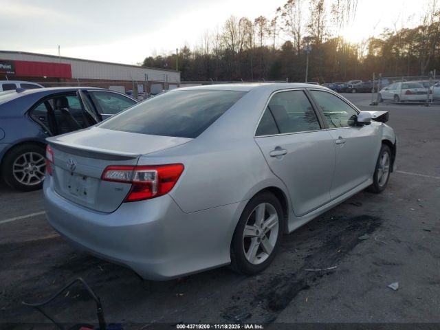 Toyota Camry Se Image 4