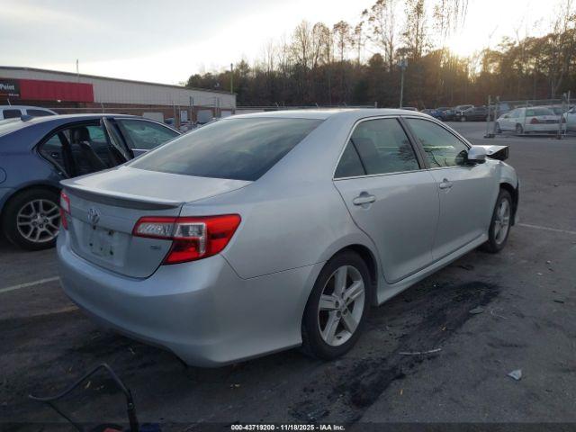 Toyota Camry Se Image 4