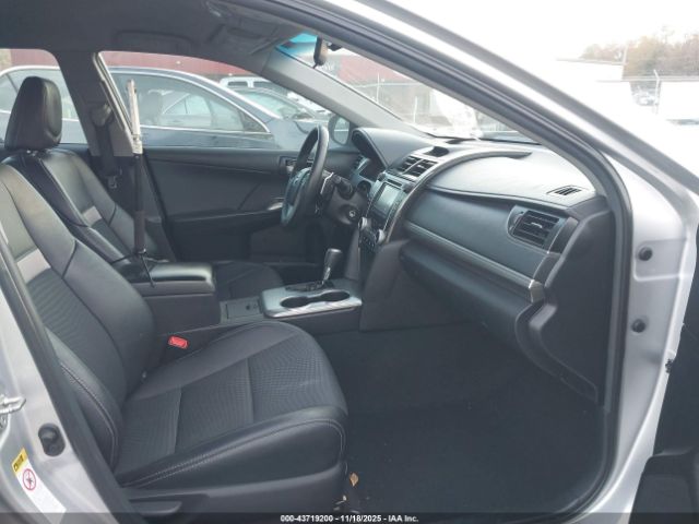 Toyota Camry Se Image 3