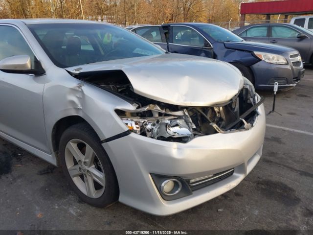 Toyota Camry Se Image 8