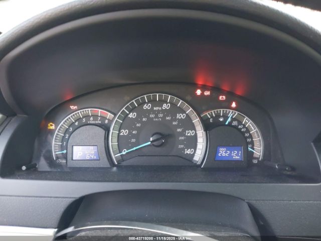 Toyota Camry Se Image 9