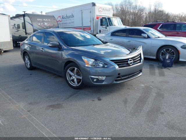  Salvage Nissan Altima