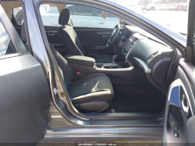 Nissan Altima 2.5 Sv Image 2