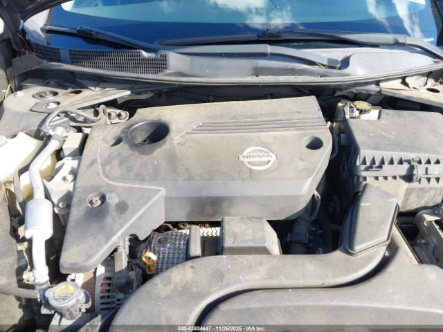 Nissan Altima 2.5 Sv Image 4