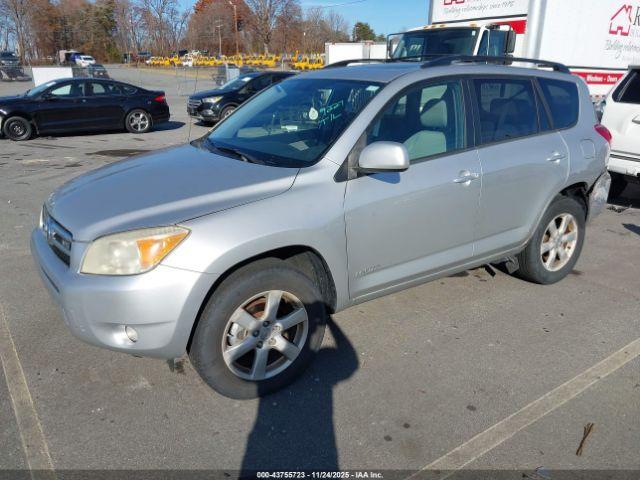 Toyota RAV4 Limited V6 Image 15