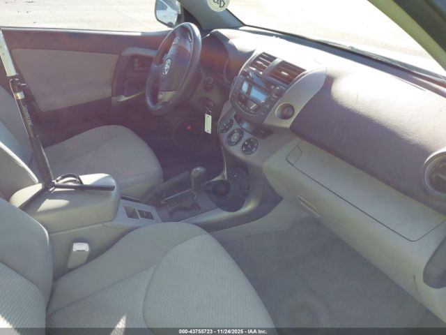 Toyota RAV4 Limited V6 Image 4